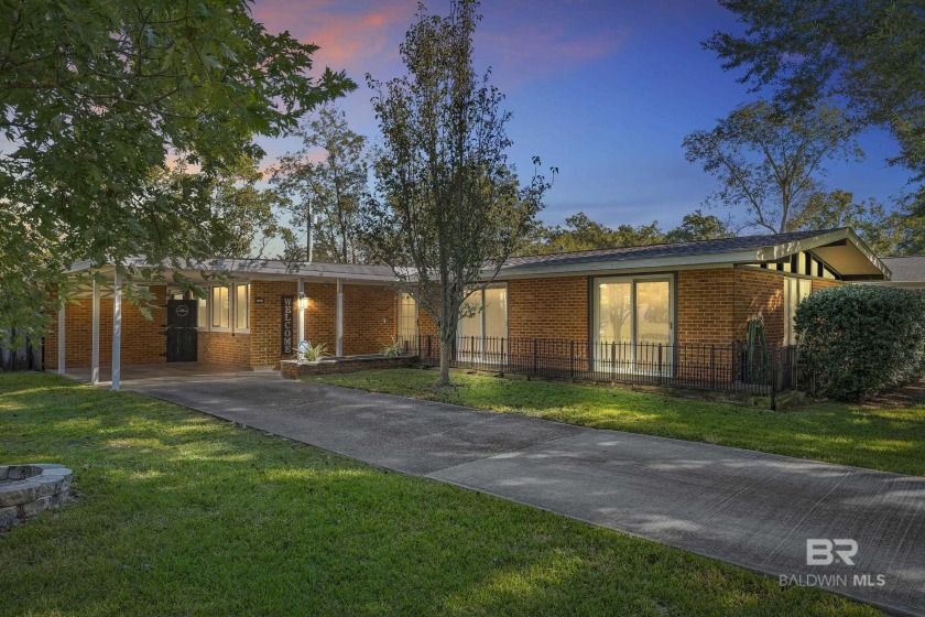 Cool and character filled 3-bedroom, 2-bath home in a - Beach Home for sale in Foley, Alabama on Beachhouse.com