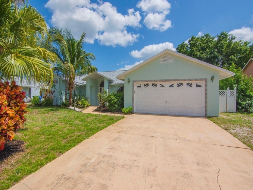 Large 3/2 pool home on a freshwater canal in the paradise that - Beach Home for sale in Sebastian, Florida on Beachhouse.com