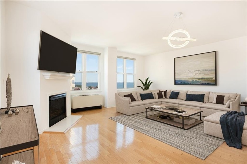 Stunning top floor 4 Bedroom 2.5-Bathroom penthouse. It spans an - Beach Condo for sale in Brooklyn, New York on Beachhouse.com