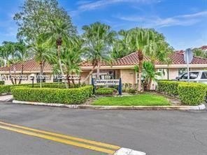Beautiful 3 bedrooms 2 baths unit located in the highly - Beach Condo for sale in Oakland Park, Florida on Beachhouse.com