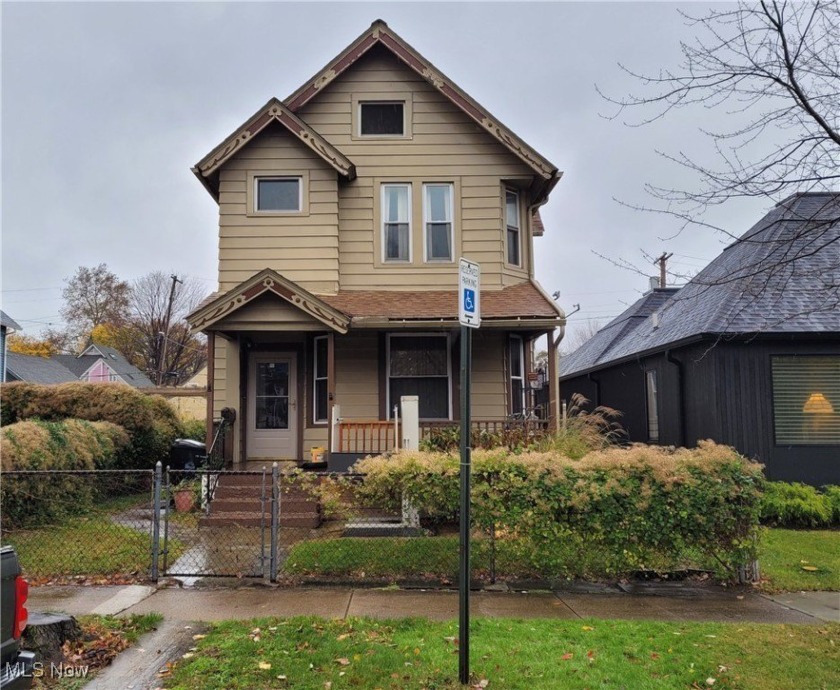 Great opportunity in Ohio City just steps away from Edgewater - Beach Home for sale in Cleveland, Ohio on Beachhouse.com