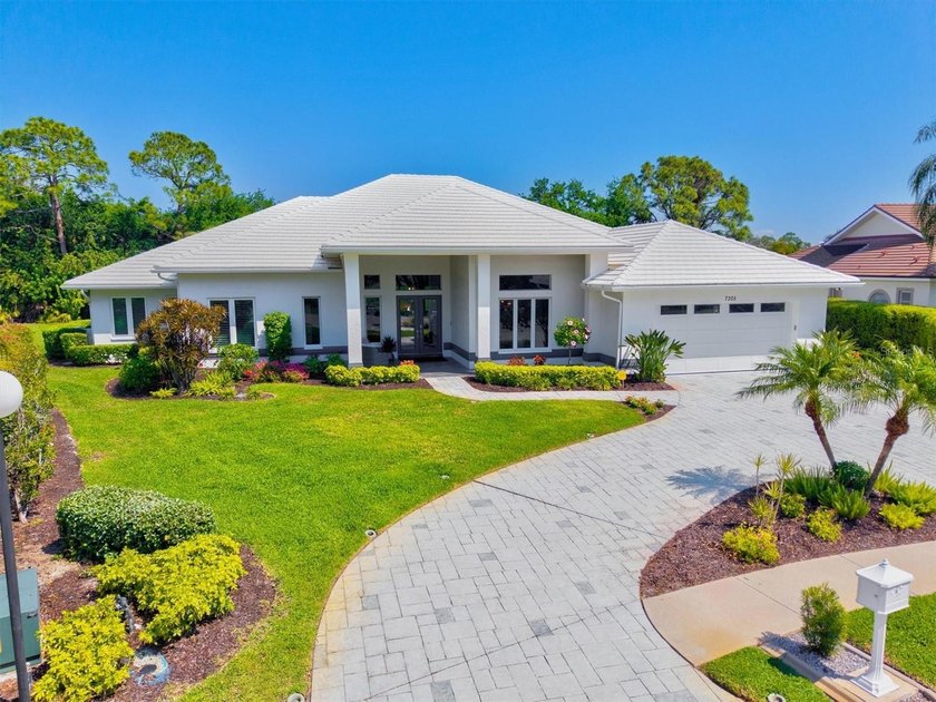 This is an absolute must-see offering that exceeds expectations - Beach Home for sale in Sarasota, Florida on Beachhouse.com