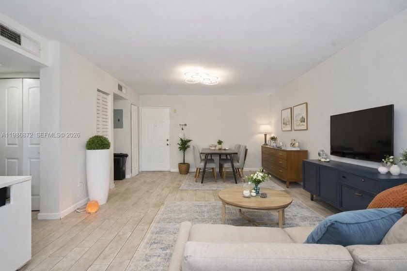 Charming 1 bedroom and 1 bath condo located in the heart of - Beach Condo for sale in Cutler Bay, Florida on Beachhouse.com