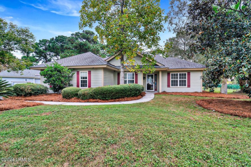 Welcome to 3 Bontwell Cir, a beautifully maintained 4BR, 3BA - Beach Home for sale in Bluffton, South Carolina on Beachhouse.com