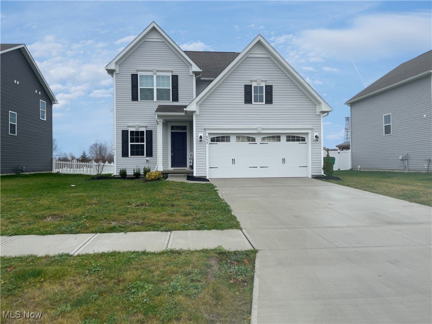 Welcome to 642 Rock Creek Ln,. This 2,114 sqft four-bedroom - Beach Home for sale in Painesville, Ohio on Beachhouse.com