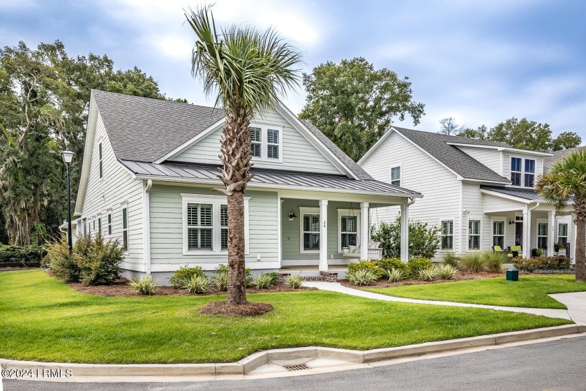 Welcome to your dream coastal escape! This gorgeous cottage - Beach Home for sale in Beaufort, South Carolina on Beachhouse.com