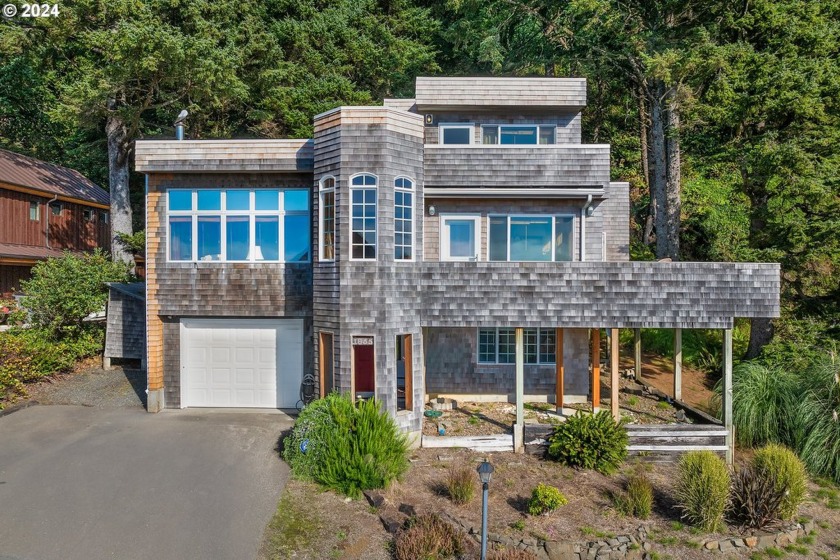 'Over The Top' Coastal & Ocean views To Dream About! If you're - Beach Home for sale in Cannon Beach, Oregon on Beachhouse.com