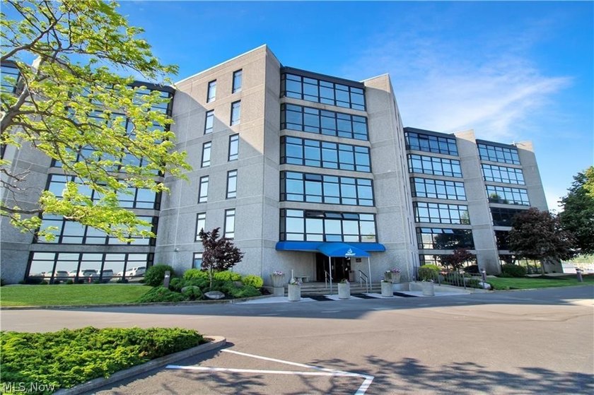 This beautiful lakefront 2-bedroom, 2-full bath condo is ideal - Beach Condo for sale in Port Clinton, Ohio on Beachhouse.com