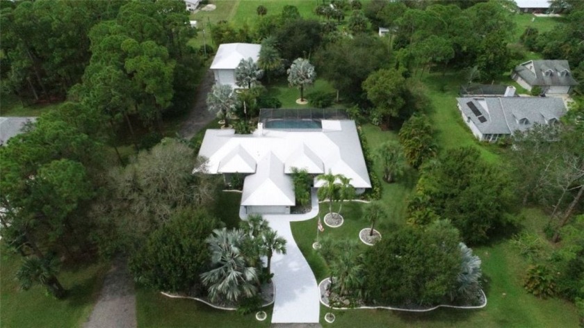 Rare opportunity! Must see! remodeled multi-generation or income - Beach Home for sale in Vero Beach, Florida on Beachhouse.com