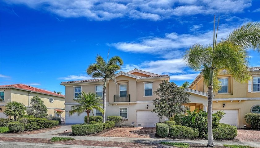 Rarely available townhome with private heated pool, 3-bedroom, 2 - Beach Townhome/Townhouse for sale in Sarasota, Florida on Beachhouse.com