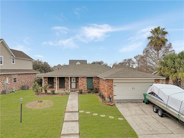 Welcome to 102 Chubasco Lane in Slidell, Louisiana! This - Beach Home for sale in Slidell, Louisiana on Beachhouse.com