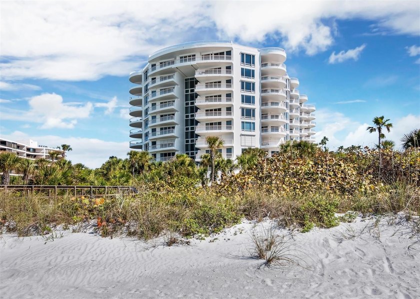Gulf-front living takes on a refined sense of scale in this - Beach Condo for sale in Longboat Key, Florida on Beachhouse.com