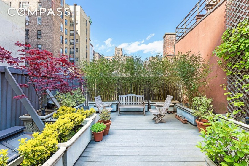 Elevate your lifestyle! Stunning, top floor duplex home with - Beach Condo for sale in New York, New York on Beachhouse.com