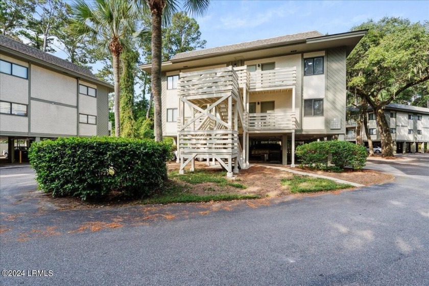 This 2-bedroom, 2-bath condo is in a prime South Island location - Beach Condo for sale in Hilton Head Island, South Carolina on Beachhouse.com