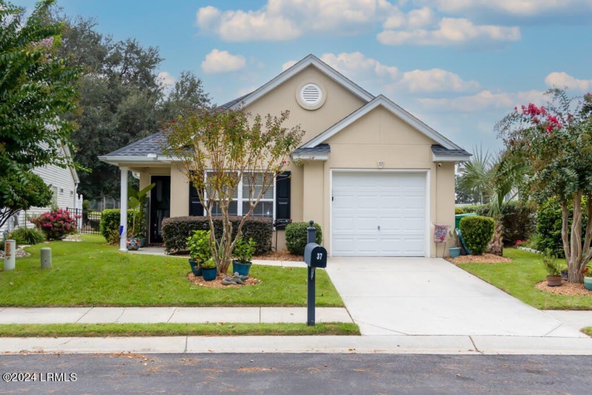 Incredible location within walking distance of amenities, this - Beach Home for sale in Bluffton, South Carolina on Beachhouse.com