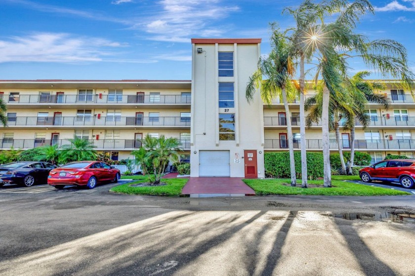 Great opportunity to own this wonderful 2 bed 2 bath condo with - Beach Condo for sale in Delray Beach, Florida on Beachhouse.com