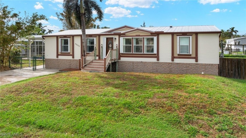 2005 Palm Harbor 3BR/2BA pool home on a saltwater canal with 150 - Beach Home for sale in Punta Gorda, Florida on Beachhouse.com