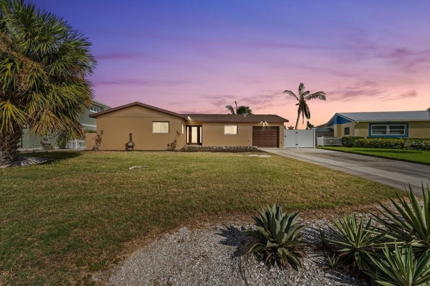 One or more photo(s) has been virtually staged. Welcome to Bay - Beach Home for sale in Palmetto, Florida on Beachhouse.com