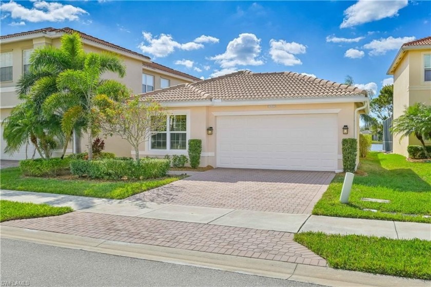 ASSUMABLE LOW RATE VA MORTGAGE! This stunning lakefront *Orchid* - Beach Home for sale in Fort Myers, Florida on Beachhouse.com