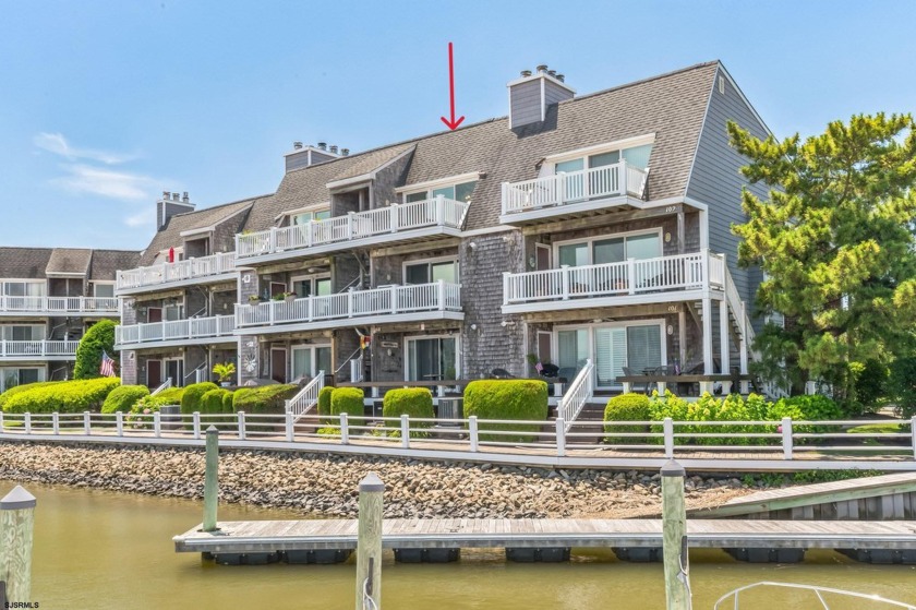 Impeccable upper level 3 bedroom and 2 bath spacious and - Beach Condo for sale in Somers Point, New Jersey on Beachhouse.com
