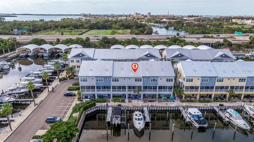 Discover the allure of this Luxury Waterfront Townhome nestled - Beach Home for sale in St. Petersburg, Florida on Beachhouse.com