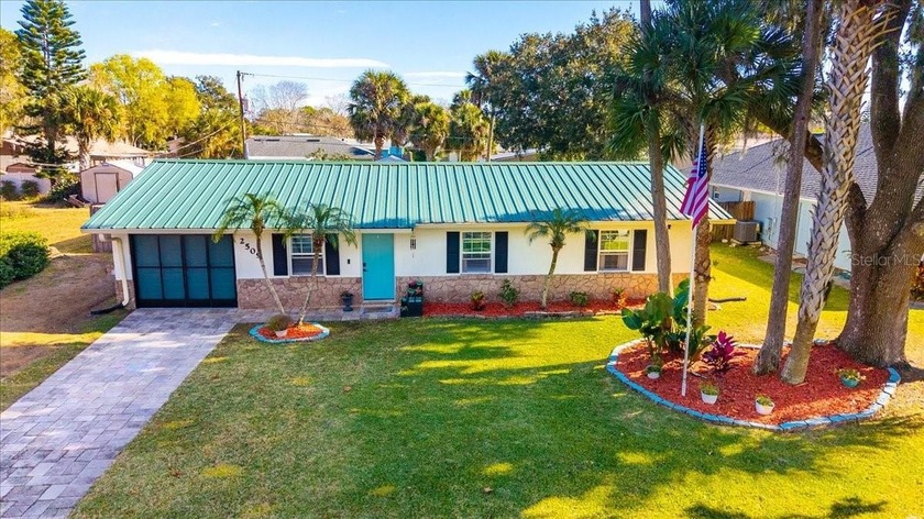 Welcome to this adorable, beautifully maintained Florida Shores - Beach Home for sale in Edgewater, Florida on Beachhouse.com