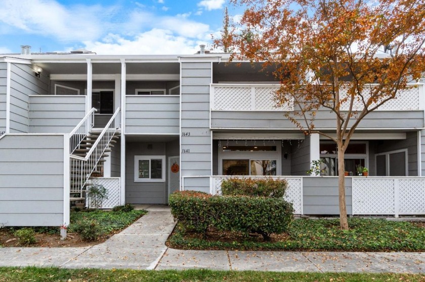 Stylish Upstairs Condo with 1-car Garage  Move-In Ready! This - Beach Condo for sale in San Jose, California on Beachhouse.com