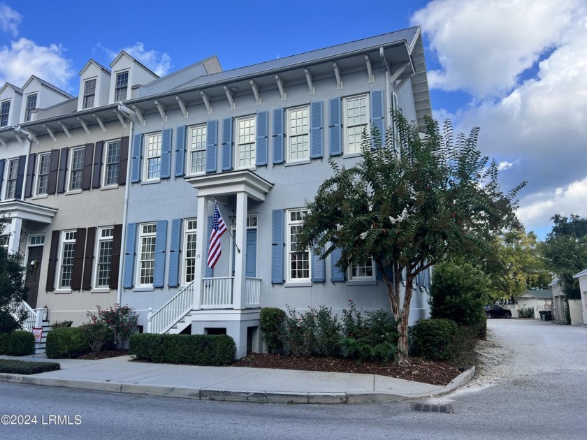 Light & Bright rare end unit with open living spaces & soaring - Beach Townhome/Townhouse for sale in Beaufort, South Carolina on Beachhouse.com