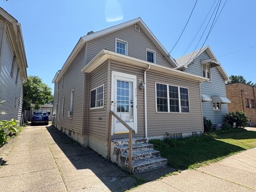 Great investment opportunity in the heart of Erie! First floor - Beach Home for sale in Erie, Pennsylvania on Beachhouse.com