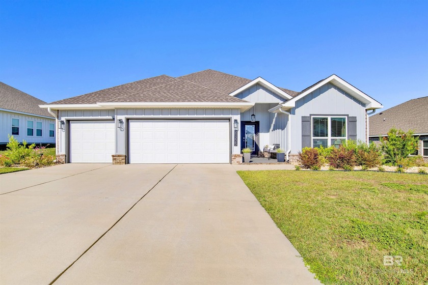 Welcome to the Hawthorne Plan with a STANDARD 3-CAR GARAGE in - Beach Home for sale in Fairhope, Alabama on Beachhouse.com
