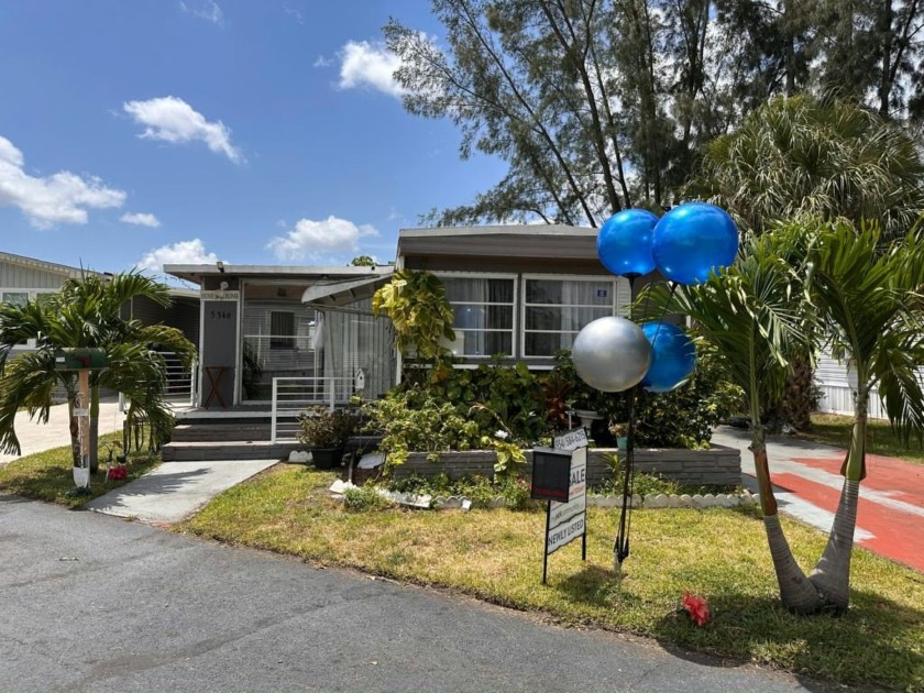 Home For Sale in Davie - Beach Home for sale in Davie, Florida on Beachhouse.com