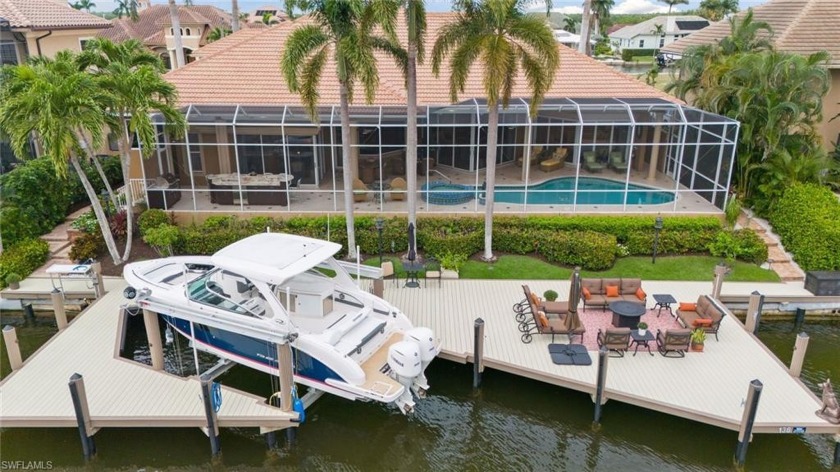 Experience luxurious waterfront living at its finest in a - Beach Home for sale in Marco Island, Florida on Beachhouse.com