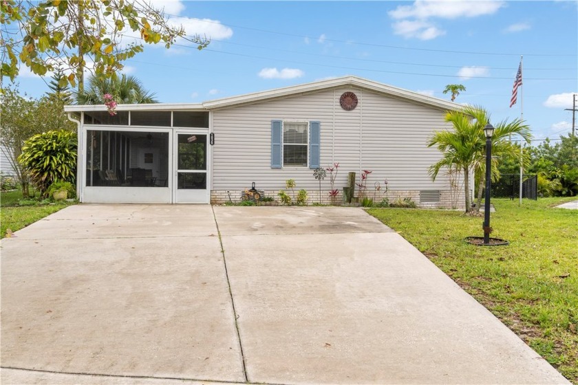 Must see this 3 bed 2 bath Barefoot Bay turn key beauty. Bright - Beach Home for sale in Sebastian, Florida on Beachhouse.com