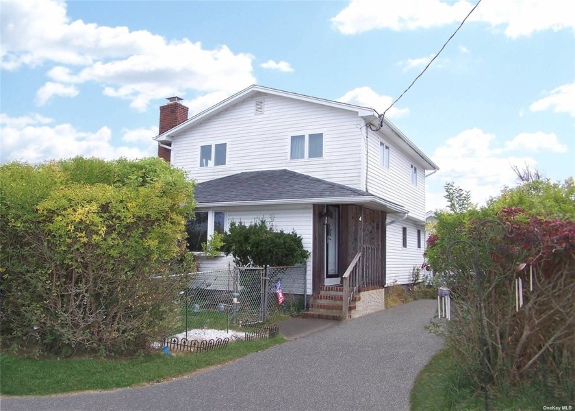 Have you been waiting for an affordable home to come on the - Beach Home for sale in Mastic Beach, New York on Beachhouse.com