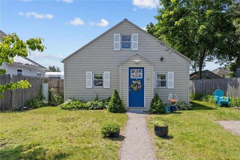 Looking for a very affordable Coastal Living experience?  This - Beach Home for sale in Warwick, Rhode Island on Beachhouse.com