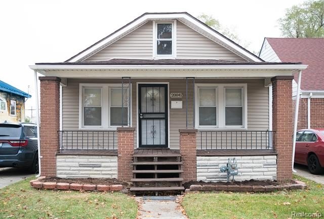 Welcome home to this stunning newly remodeled home that offers - Beach Home for sale in Detroit, Michigan on Beachhouse.com