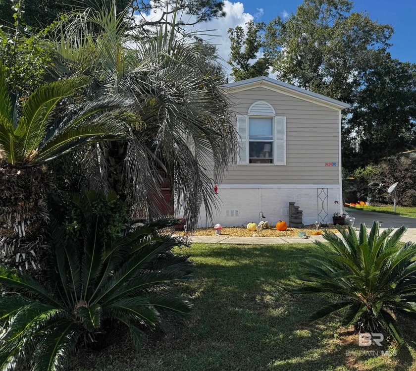 Enjoy the relaxed coastal lifestyle in this beautifully - Beach Home for sale in Lillian, Alabama on Beachhouse.com