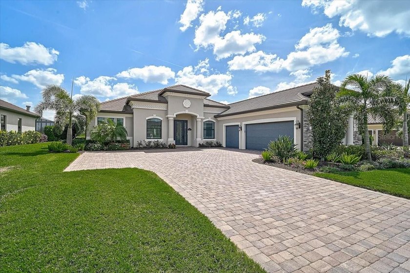 Stunning golf course residence offered TURNKEY FURNISHED - Beach Home for sale in Bradenton, Florida on Beachhouse.com
