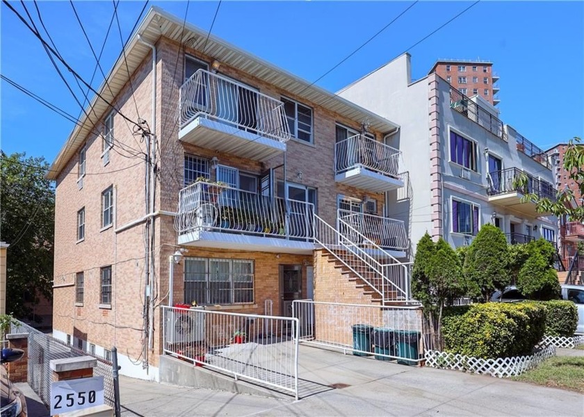 Welcome to this beautiful 1st-floor 2-bedroom condo located in - Beach Condo for sale in Brooklyn, New York on Beachhouse.com