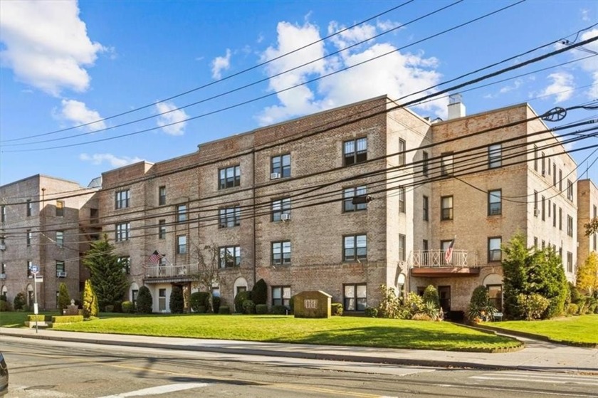 This charming ground floor co-op features a spacious one bedroom - Beach Other for sale in Rockaway Park, New York on Beachhouse.com