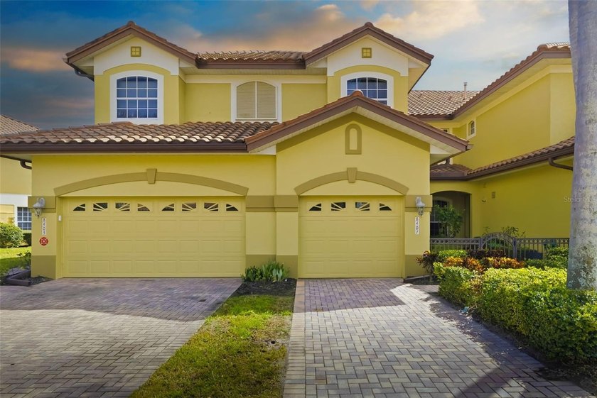 Welcome to this two-bedroom, two-bath plus office/den freshly - Beach Condo for sale in Lakewood Ranch, Florida on Beachhouse.com