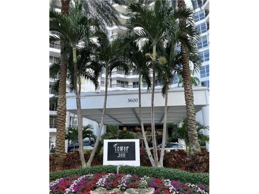 Stunning fully renovated equipped unit 1/1, with exquisite - Beach Condo for sale in Aventura, Florida on Beachhouse.com