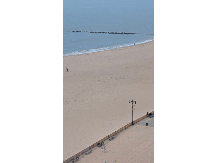 Absolutely beautifully renovated 2 bedroom 2 full bathrooms - Beach Apartment for sale in Brooklyn, New York on Beachhouse.com