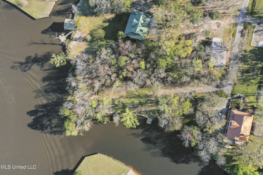 Great 0.25-acre waterfront lot in the Panoramic Acres - Beach Lot for sale in Biloxi, Mississippi on Beachhouse.com