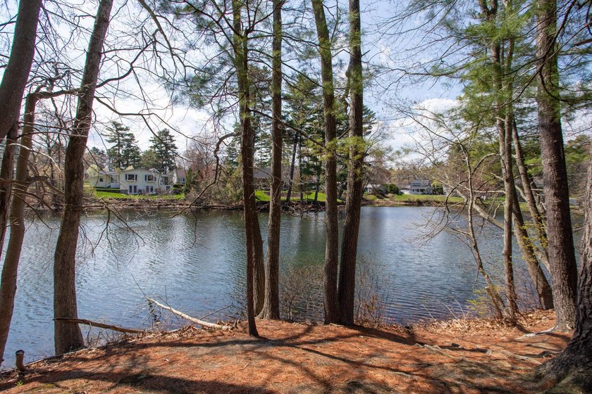 Well-situated in the end building of the Folly Mill Terrace - Beach Condo for sale in Seabrook, New Hampshire on Beachhouse.com