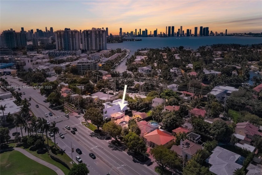 Generating $6,500/month in rental income, this multifamily - Beach Townhome/Townhouse for sale in Miami Beach, Florida on Beachhouse.com