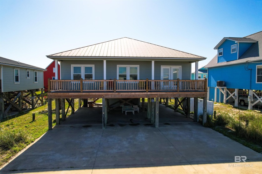 Welcome to 380 Buchanan Court East -- a beautifully updated - Beach Home for sale in Gulf Shores, Alabama on Beachhouse.com