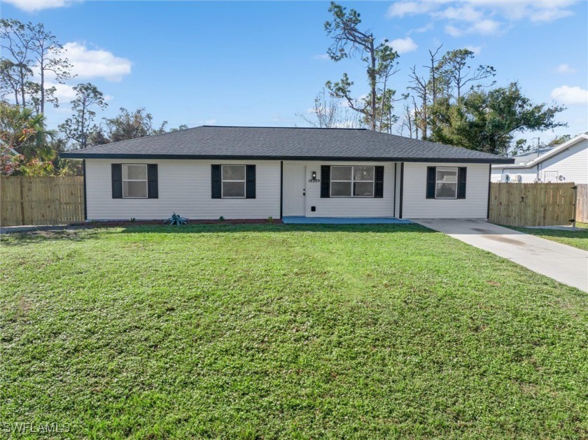 Welcome to this beautiful house in Port Charlotte waiting for - Beach Home for sale in Port Charlotte, Florida on Beachhouse.com