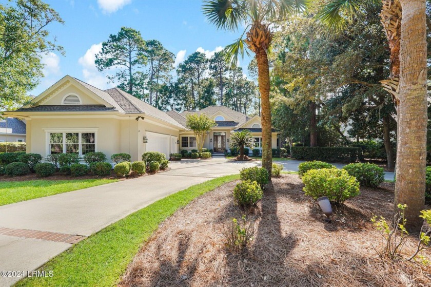 Overlooking the 17th fairway of the Robert Cupp Course, this - Beach Home for sale in Hilton Head Island, South Carolina on Beachhouse.com