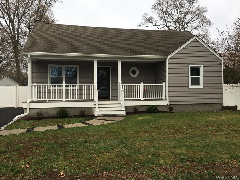 Gorgeously completely remodeled home! New kitchen with beautiful - Beach Home for sale in Mastic Beach, New York on Beachhouse.com